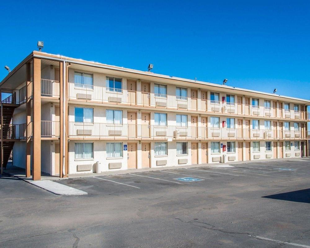 Rodeway Inn Pueblo Exterior photo